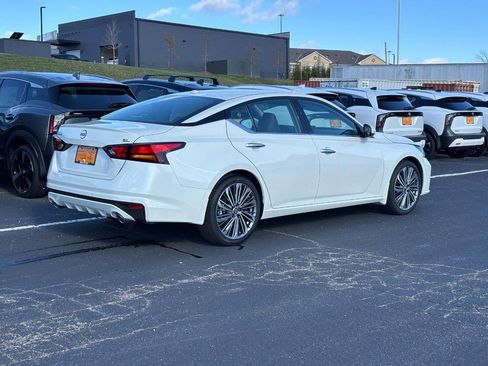 New 2025 Nissan Altima 2.5 SL image 3