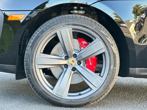 New 2025 Porsche Macan S AWD/4WD image 31