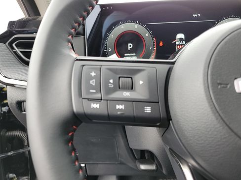 Used 2025 Nissan Kicks SR AWD/4WD image 19