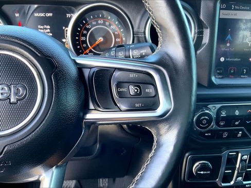 Used 2018 Jeep Wrangler Unlimited Sahara w/ Quick Order Package 24M Moab AWD/4WD image 21