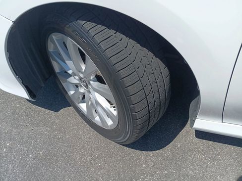 Used 2018 Toyota Camry LE FWD image 23