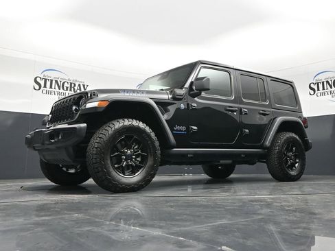 Used 2025 Jeep Wrangler Unlimited Sport S 4xe AWD/4WD image 19
