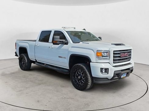 Used 2018 GMC Sierra 2500 SLT w/ Duramax Plus Package AWD/4WD image 3