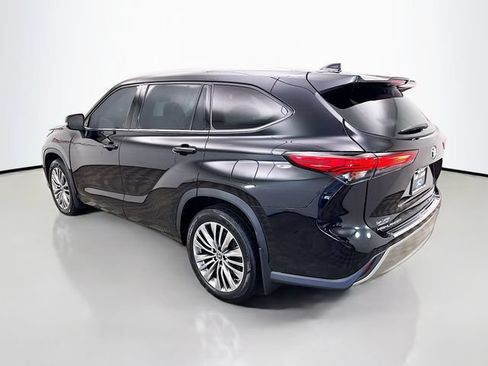 Used 2021 Toyota Highlander Platinum AWD/4WD image 5