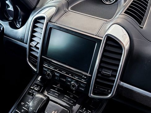 Used 2014 Porsche Cayenne Turbo S AWD/4WD image 29