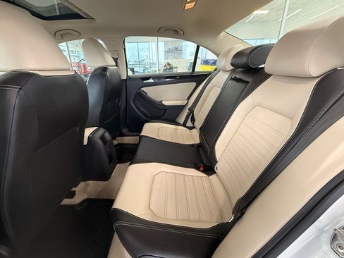 Used 2016 Volkswagen Jetta SEL Premium w/ Lighting Package image 16