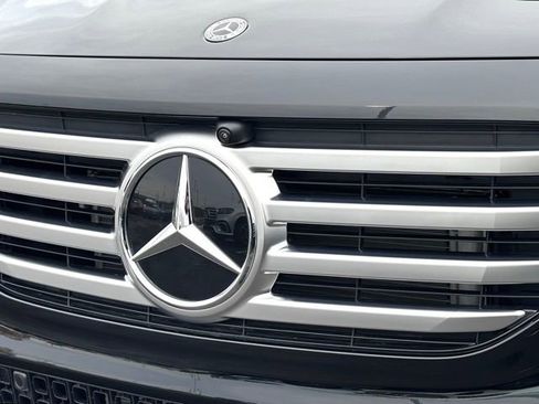 New 2026 Mercedes-Benz GLB 250 4MATIC image 5