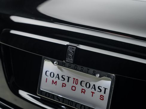 Used 2018 Rolls-Royce Dawn RWD image 16
