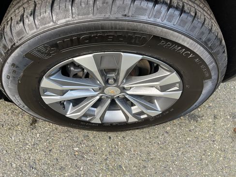 Used 2025 Chevrolet Equinox LT image 30