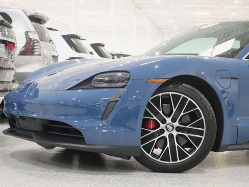 Used 2021 Porsche Taycan 4S image 2