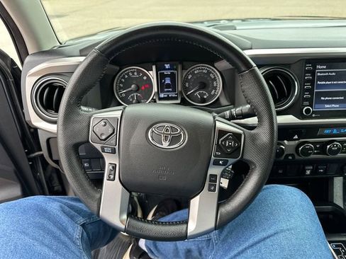 Used 2022 Toyota Tacoma SR5 AWD/4WD image 35