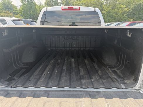 Used 2018 Chevrolet Colorado LT w/ Redline Special Edition RWD image 6