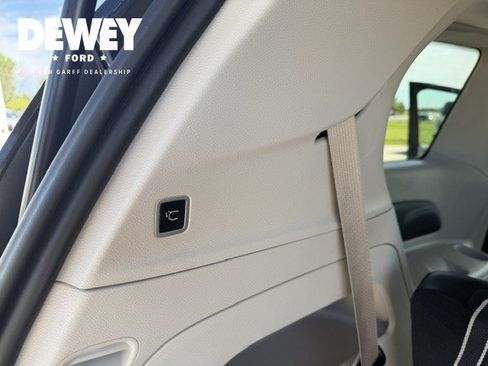 Used 2023 Chrysler Pacifica Touring-L FWD image 33