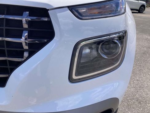 Used 2025 Hyundai Venue SEL FWD image 10