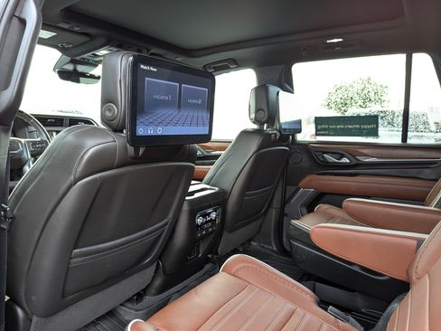 Used 2023 GMC Yukon Denali Ultimate w/ LPO, Floor Liner Package AWD/4WD image 17