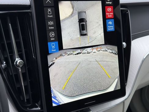 New 2026 Volvo XC60 B5 Ultra w/ Protection Package Premier image 20