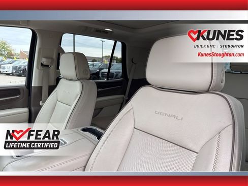 Used 2021 GMC Yukon Denali w/ Denali Premium Package image 24