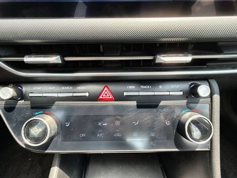 Used 2025 Hyundai Sonata SEL FWD image 18