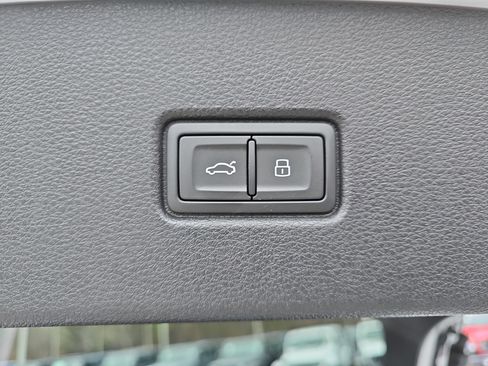 Used 2023 Audi SQ5 Premium Plus w/ Premium Plus Package image 13