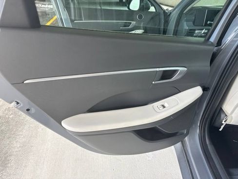 Used 2025 Hyundai Sonata SE FWD image 13