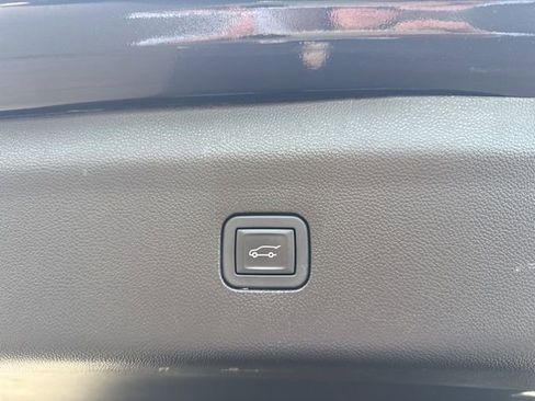 Used 2024 Buick Enclave Premium image 6