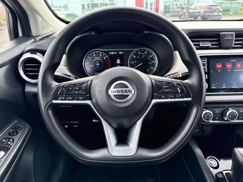 Used 2022 Nissan Versa SV FWD image 19