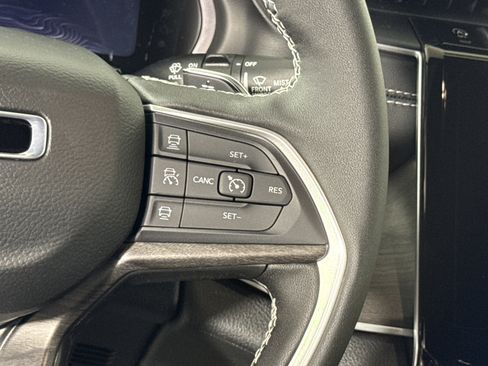 New 2025 Jeep Grand Cherokee Limited w/ Trailer Tow Package image 18