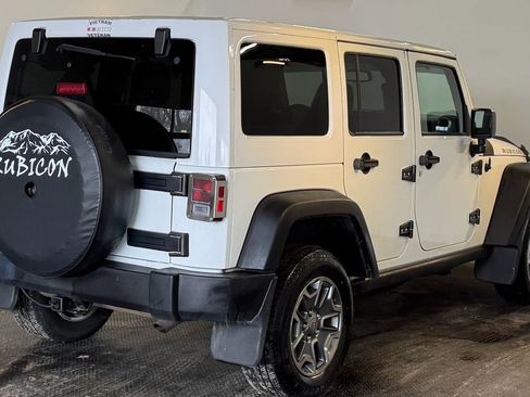 Used 2015 Jeep Wrangler Unlimited Rubicon image 4