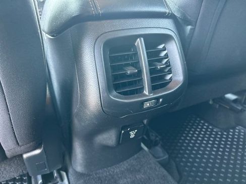 Used 2017 Jeep Cherokee Latitude w/ Safety/Convenience Group image 35