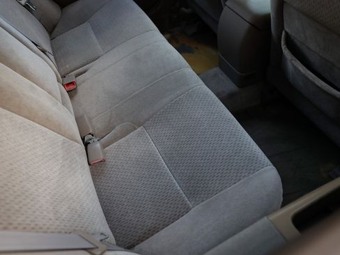 Used 2004 Toyota Camry LE image 12