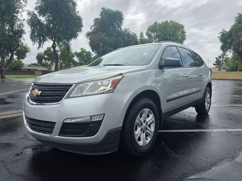 Used 2017 Chevrolet Traverse LS image 5