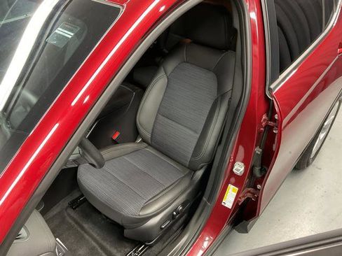 Used 2024 Buick Envista Preferred w/ Convenience I Package image 8