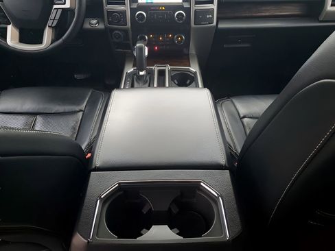 Used 2019 Ford F150 Lariat w/ Equipment Group 502A Luxury image 22