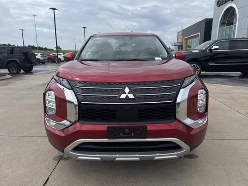 Used 2024 Mitsubishi Outlander SE AWD/4WD image 2