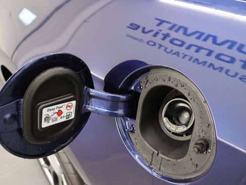 Used 2011 Ford Mustang Shelby GT500 w/ SVT Performance Pkg image 29