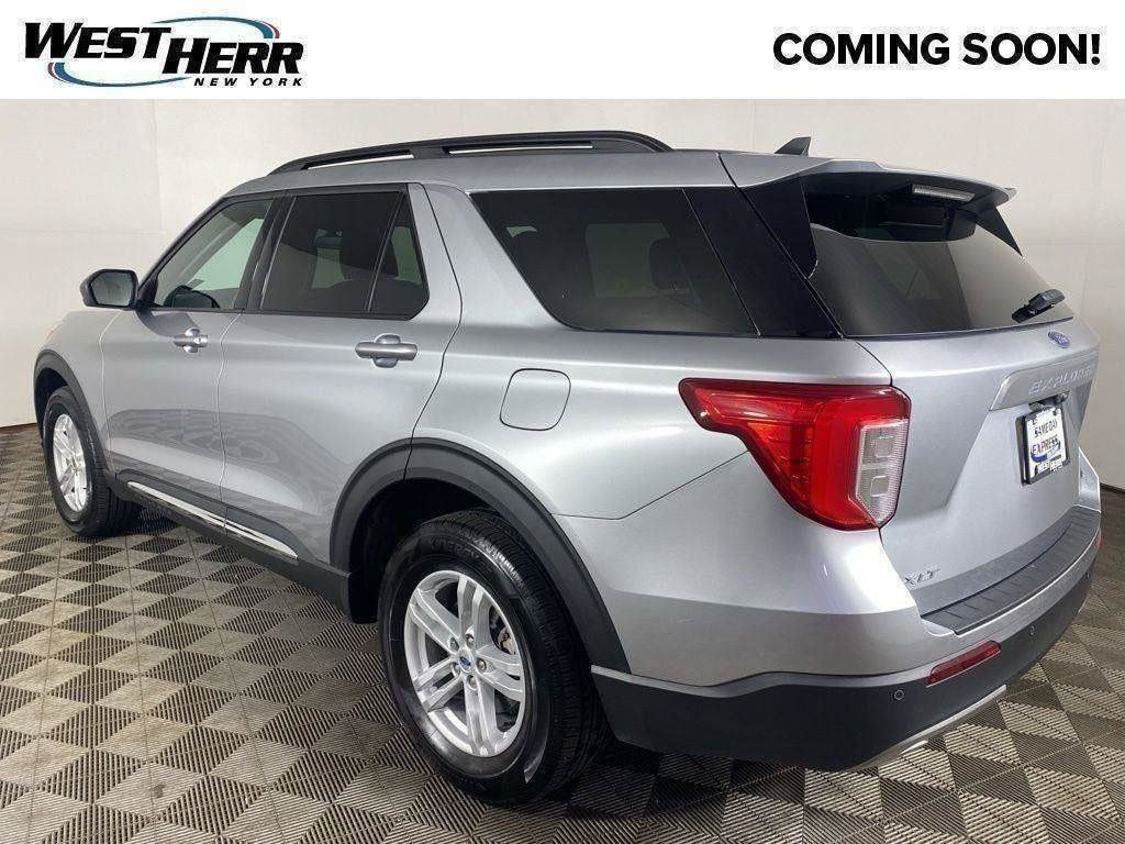 Used 2024 Ford Explorer XLT w/ Equipment Group 202A AWD/4WD image 58