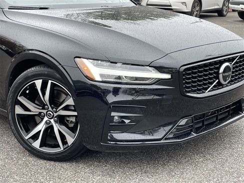 Used 2024 Volvo S60 B5 Plus image 9