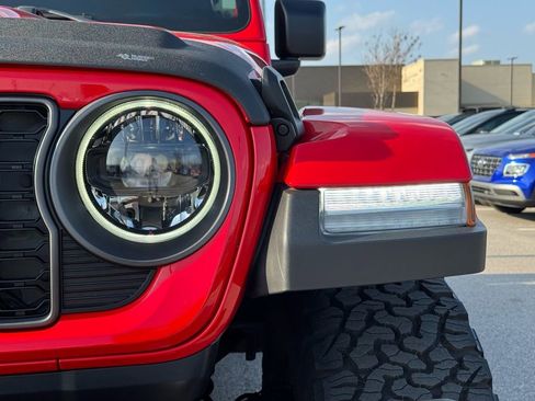 Used 2024 Jeep Wrangler Unlimited Rubicon image 8