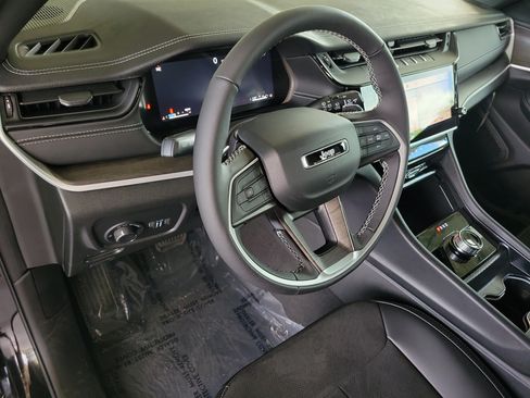 New 2026 Jeep Grand Cherokee L 2WD image 16