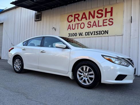 Used 2016 Nissan Altima 2.5 S w/ Power Driver Seat Package image 4