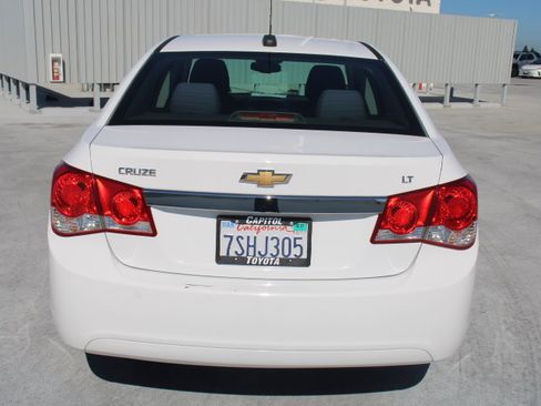 Used 2016 Chevrolet Cruze LT FWD image 4