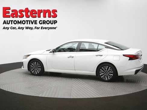 Used 2025 Nissan Altima 2.5 SV FWD image 59