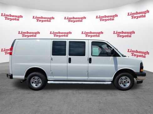 Used 2024 GMC Savana 2500 w/ Driver Convenience Package RWD image 2