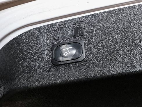 Used 2019 Ford Escape SEL image 61