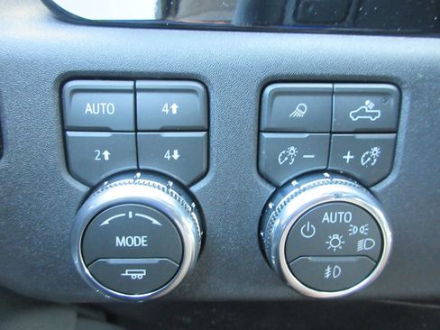 New 2026 GMC Sierra 2500 SLT w/ SLT Premium Package AWD/4WD image 16