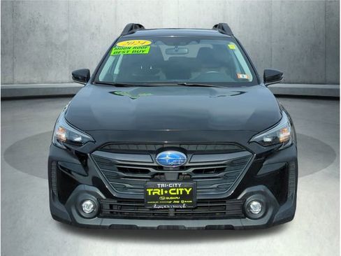 Used 2024 Subaru Outback Premium image 10