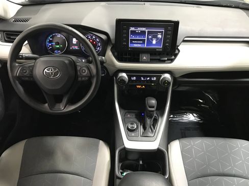 Used 2022 Toyota RAV4 XLE AWD/4WD image 15