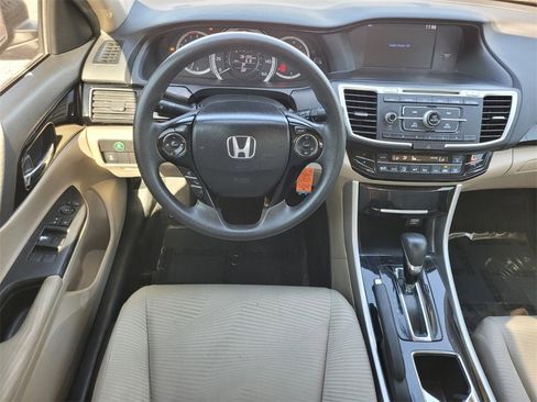Used 2017 Honda Accord LX image 7