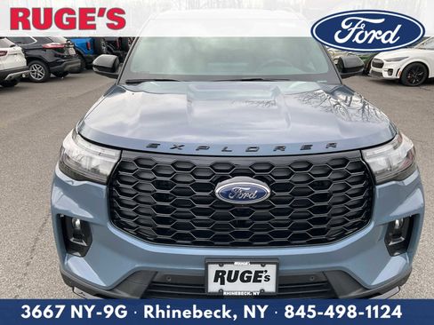 New 2026 Ford Explorer ST-Line w/ ST-Line Street Pack image 9