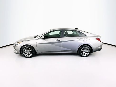 Used 2023 Hyundai Elantra SEL FWD image 4
